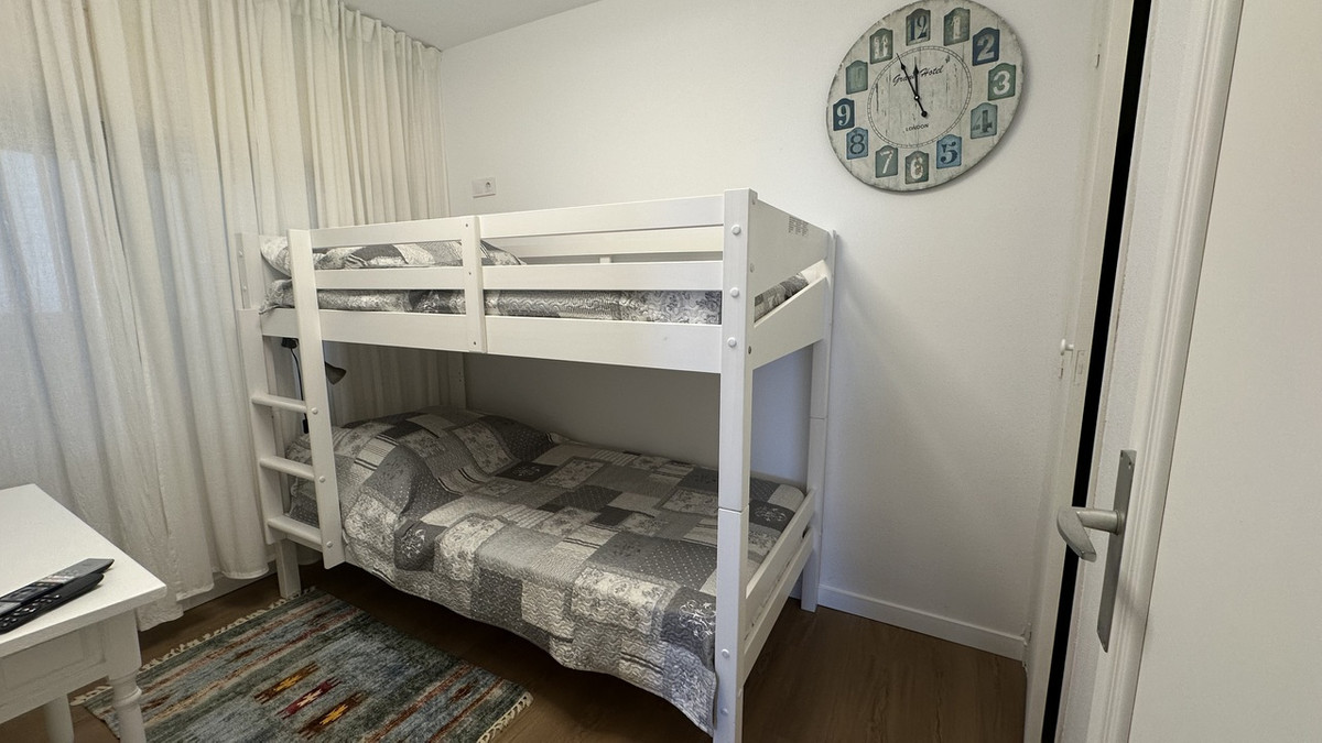 For sale - 3 Bedroom 2 Bathroom Apartment - Ground Floor Apartment in Torrevieja - Torrevieja Centro  - Alicante