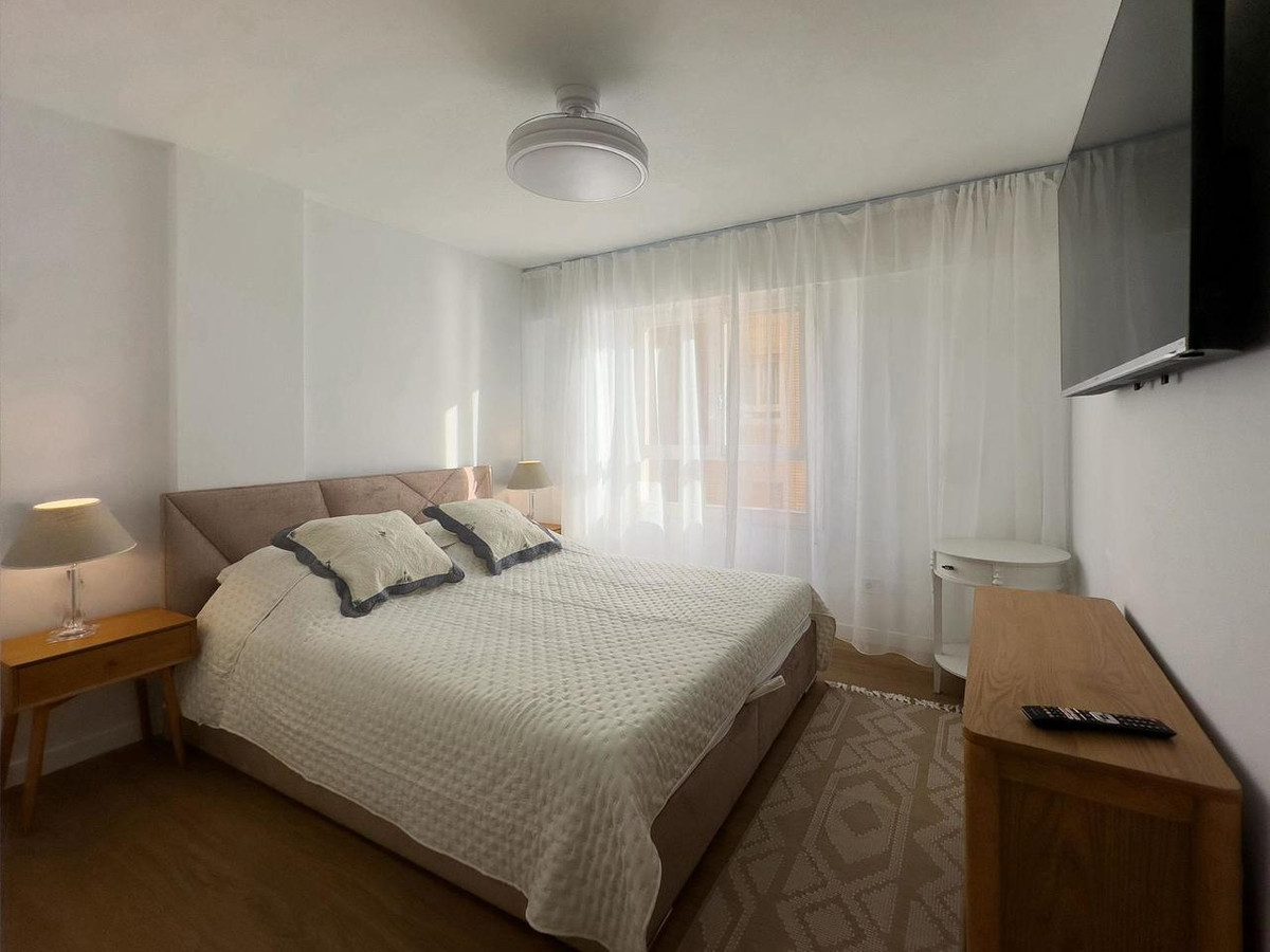 For sale - 3 Bedroom 2 Bathroom Apartment - Ground Floor Apartment in Torrevieja - Torrevieja Centro  - Alicante
