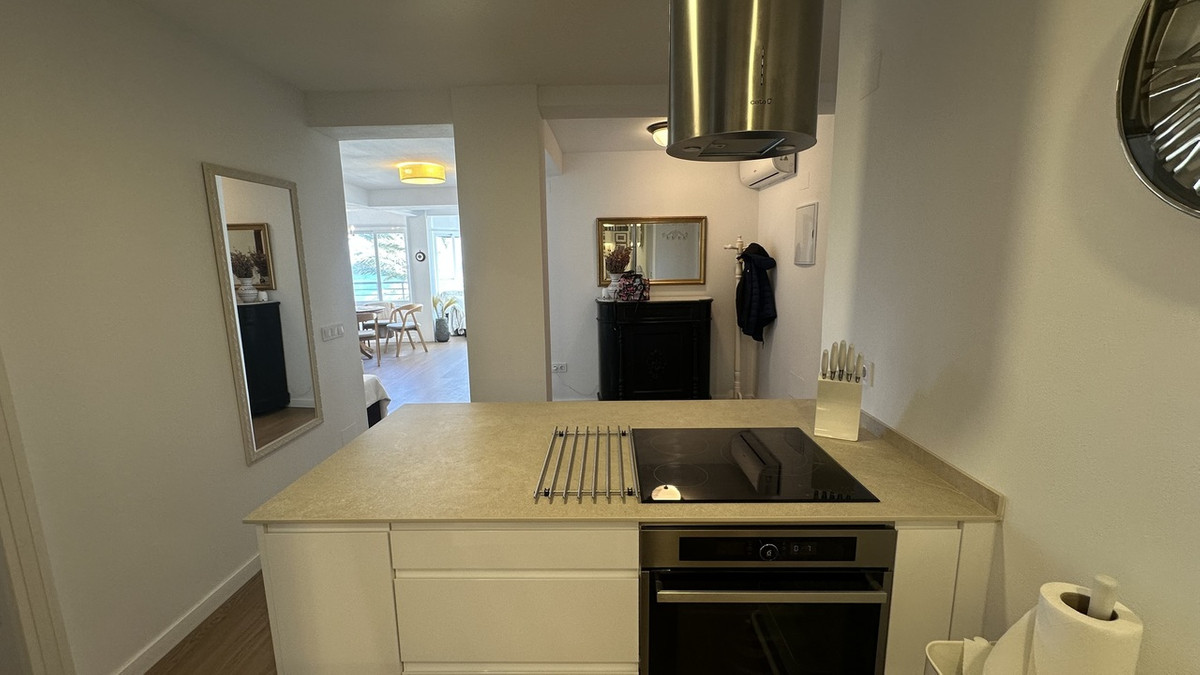 For sale - 3 Bedroom 2 Bathroom Apartment - Ground Floor Apartment in Torrevieja - Torrevieja Centro  - Alicante
