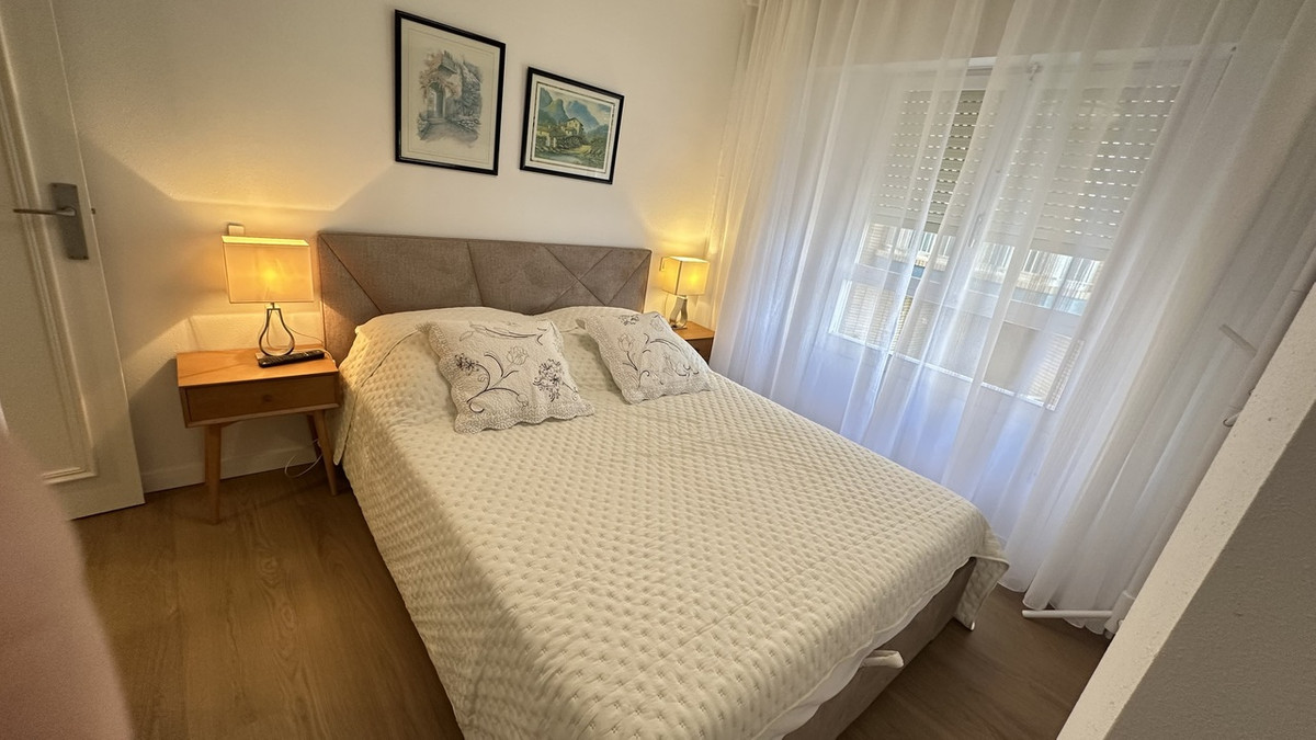 For sale - 3 Bedroom 2 Bathroom Apartment - Ground Floor Apartment in Torrevieja - Torrevieja Centro  - Alicante