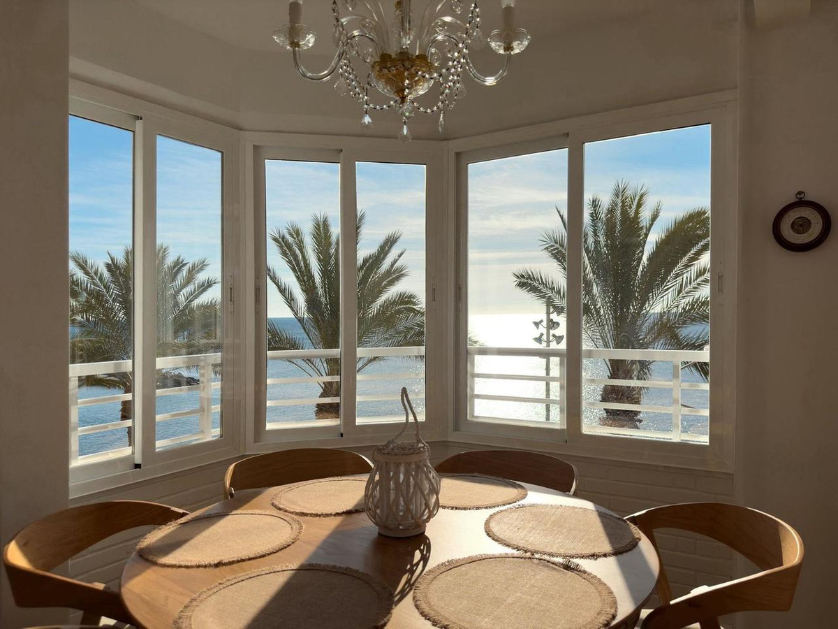 For sale - 3 Bedroom 2 Bathroom Apartment - Ground Floor Apartment in Torrevieja - Torrevieja Centro  - Alicante