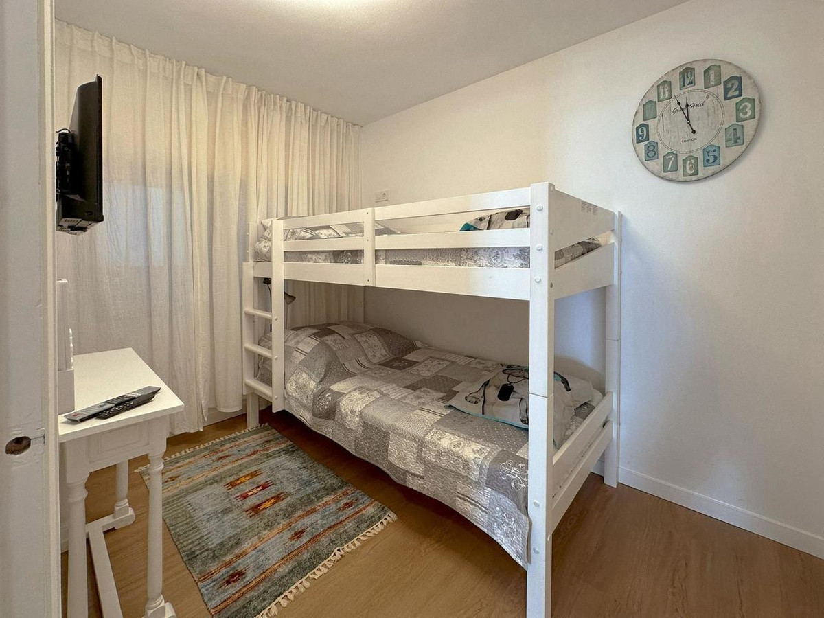 For sale - 3 Bedroom 2 Bathroom Apartment - Ground Floor Apartment in Torrevieja - Torrevieja Centro  - Alicante