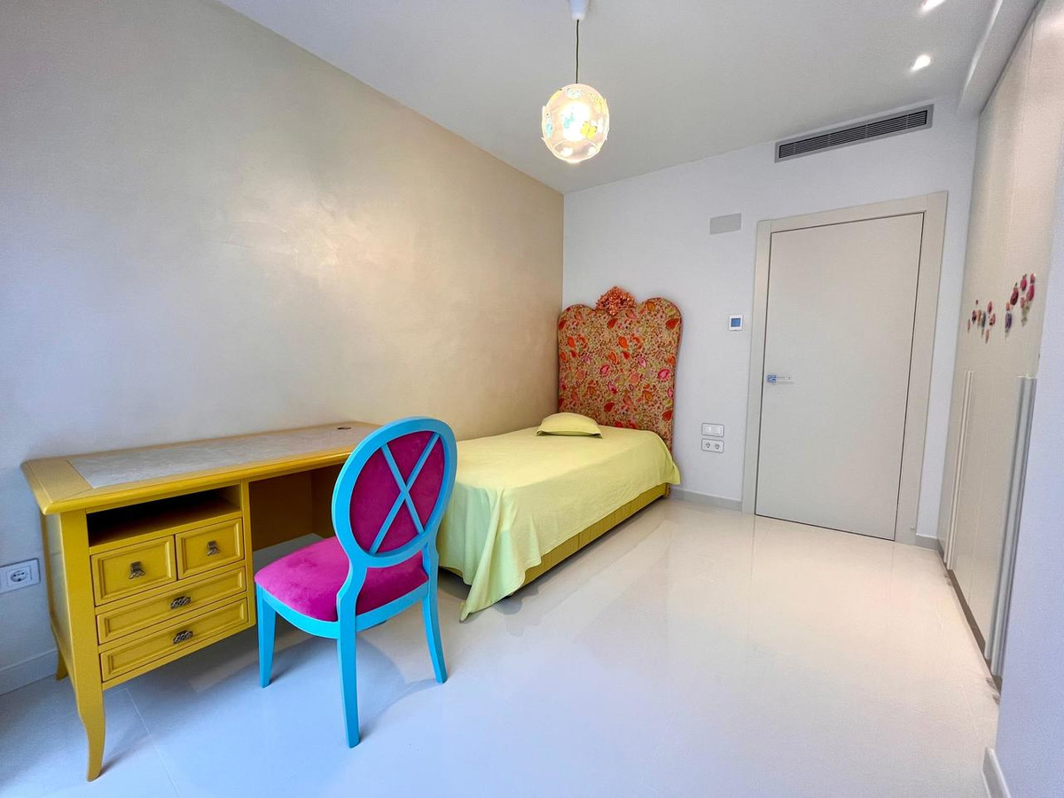 For sale - 4 Bedroom 3 Bathroom House - Detached Villa in Orihuela - Dehesa de Campoamor  - Alicante