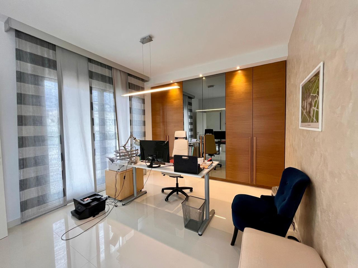 For sale - 4 Bedroom 3 Bathroom House - Detached Villa in Orihuela - Dehesa de Campoamor  - Alicante