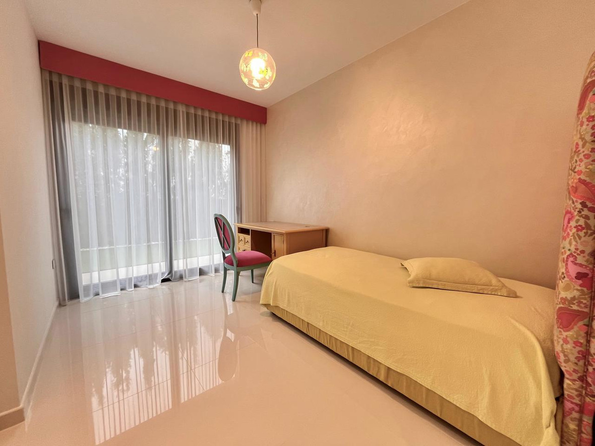 For sale - 4 Bedroom 3 Bathroom House - Detached Villa in Orihuela - Dehesa de Campoamor  - Alicante