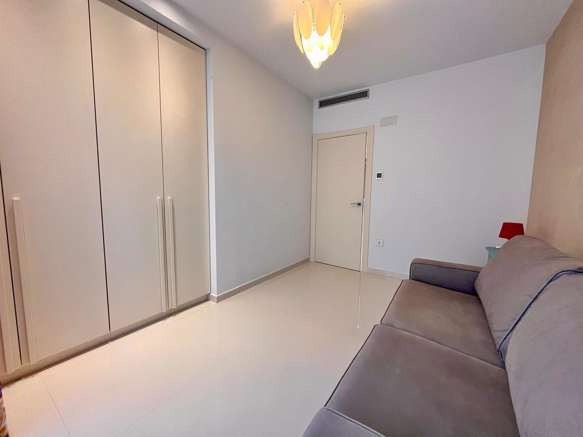 For sale - 4 Bedroom 3 Bathroom House - Detached Villa in Orihuela - Dehesa de Campoamor  - Alicante