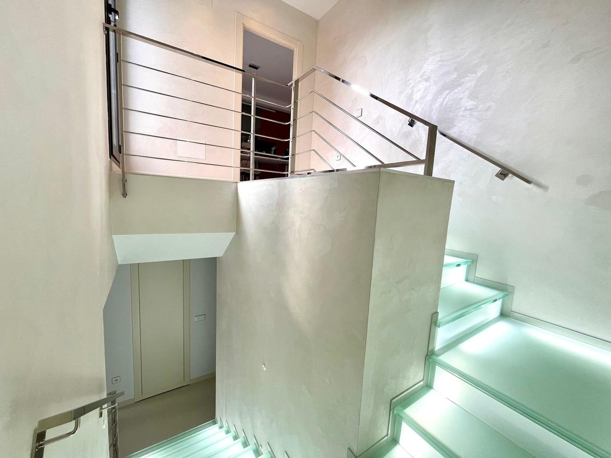 For sale - 4 Bedroom 3 Bathroom House - Detached Villa in Orihuela - Dehesa de Campoamor  - Alicante