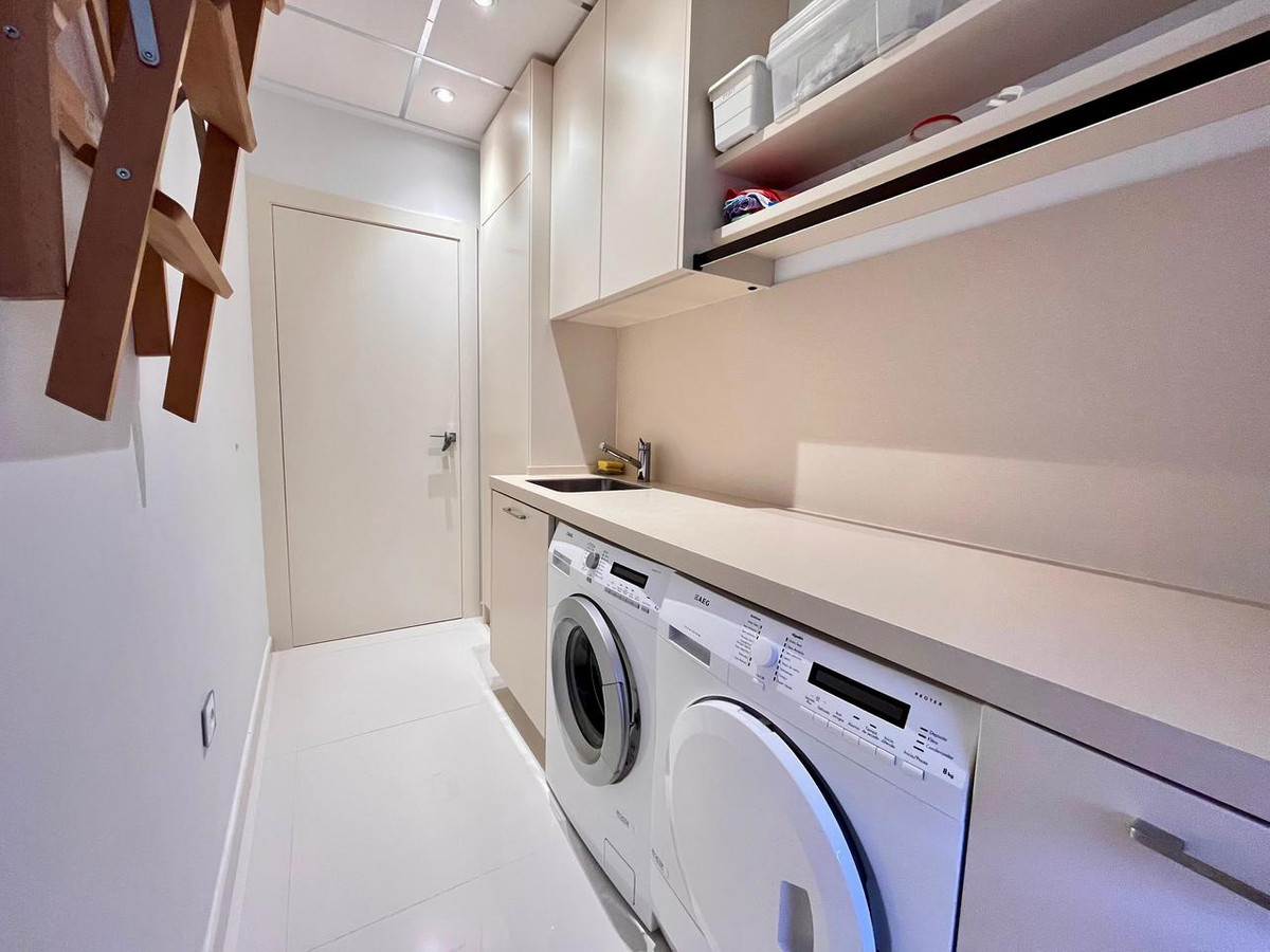 For sale - 4 Bedroom 3 Bathroom House - Detached Villa in Orihuela - Dehesa de Campoamor  - Alicante