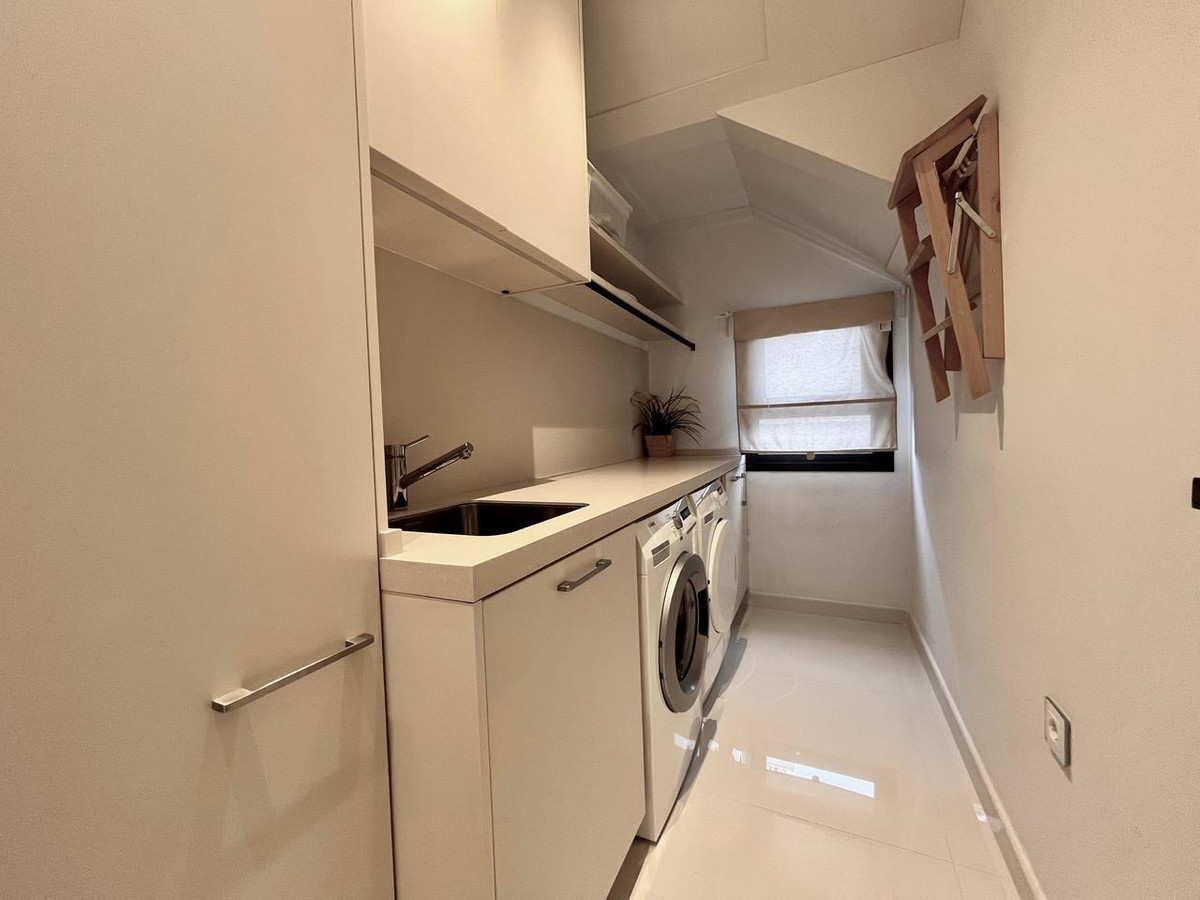 For sale - 4 Bedroom 3 Bathroom House - Detached Villa in Orihuela - Dehesa de Campoamor  - Alicante