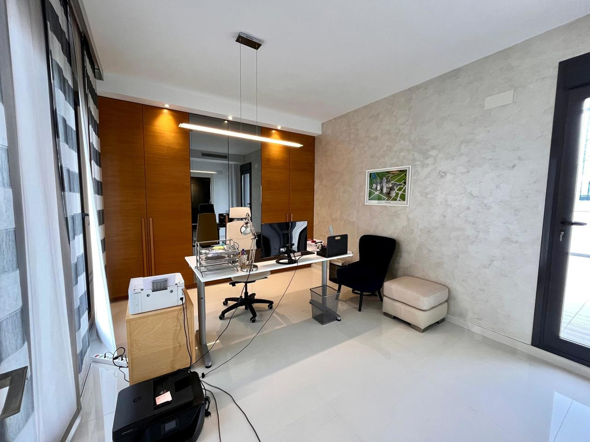 For sale - 4 Bedroom 3 Bathroom House - Detached Villa in Orihuela - Dehesa de Campoamor  - Alicante