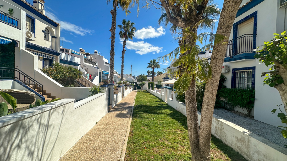 For sale - 2 Bedroom 1 Bathroom House - Townhouse in Orihuela - Los Dolses  - Alicante