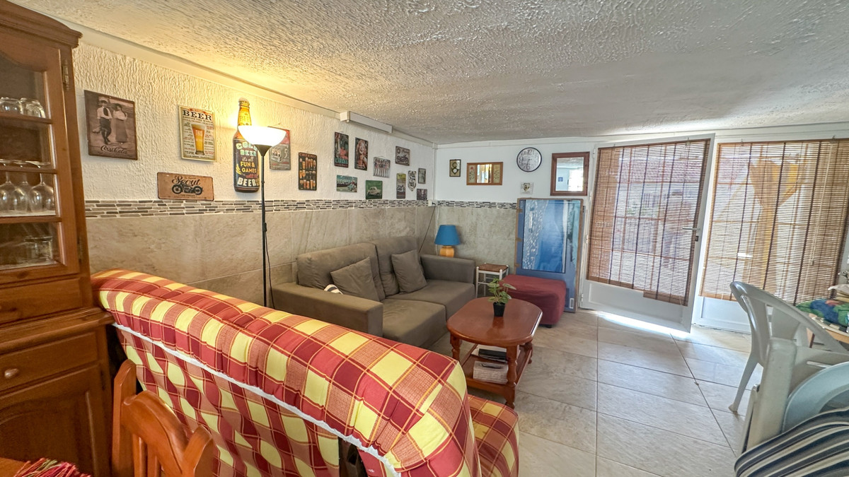 For sale - 2 Bedroom 2 Bathroom House - Townhouse in Torrevieja - Torrevieja Centro  - Alicante