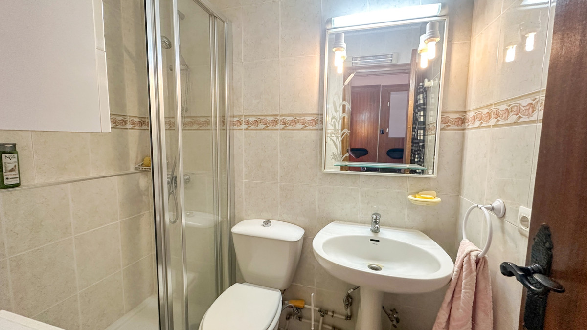 For sale - 2 Bedroom 2 Bathroom House - Townhouse in Torrevieja - Torrevieja Centro  - Alicante
