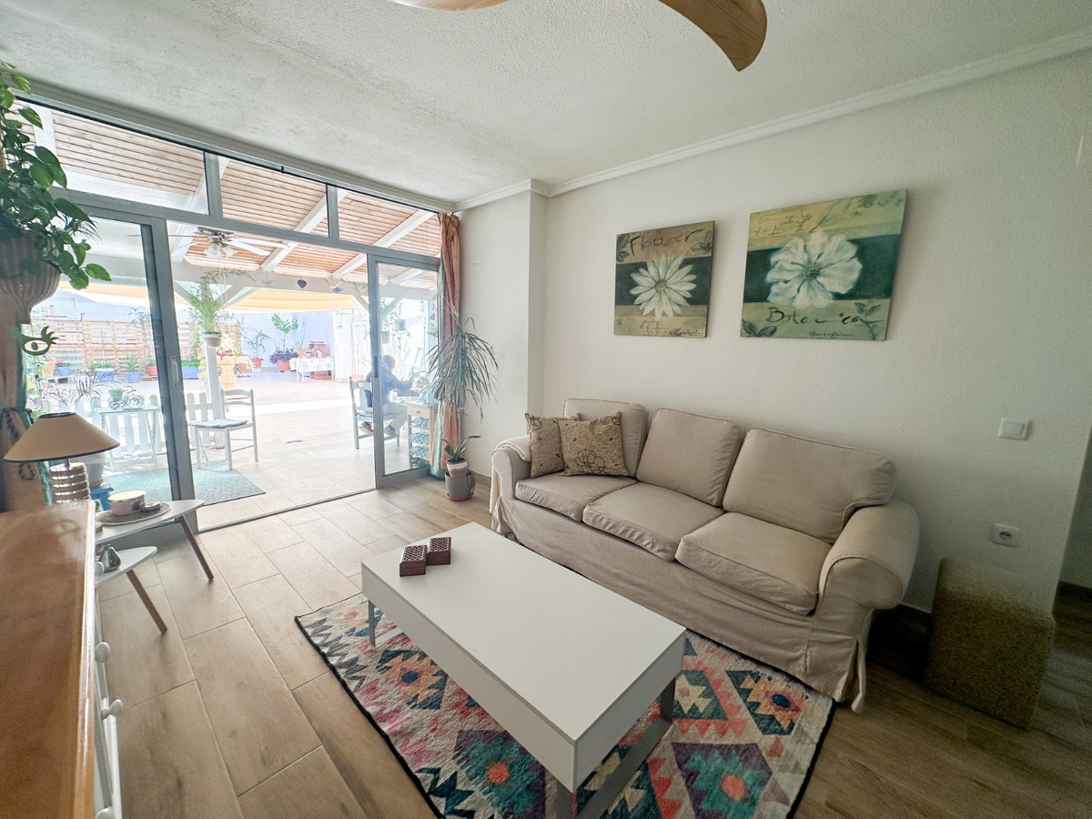 For sale - 2 Bedroom 1 Bathroom Apartment - Ground Floor Apartment in Torrevieja - Torrevieja Centro  - Alicante