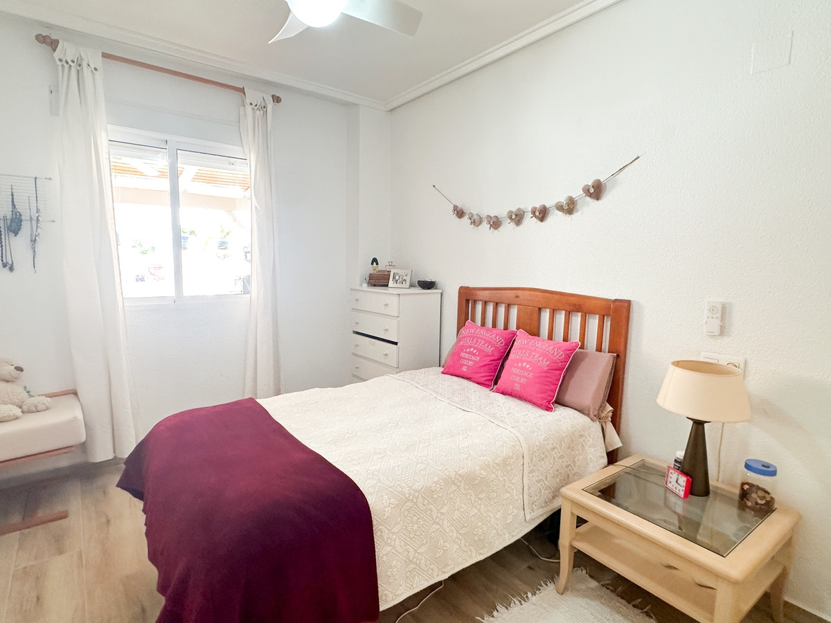 For sale - 2 Bedroom 1 Bathroom Apartment - Ground Floor Apartment in Torrevieja - Torrevieja Centro  - Alicante