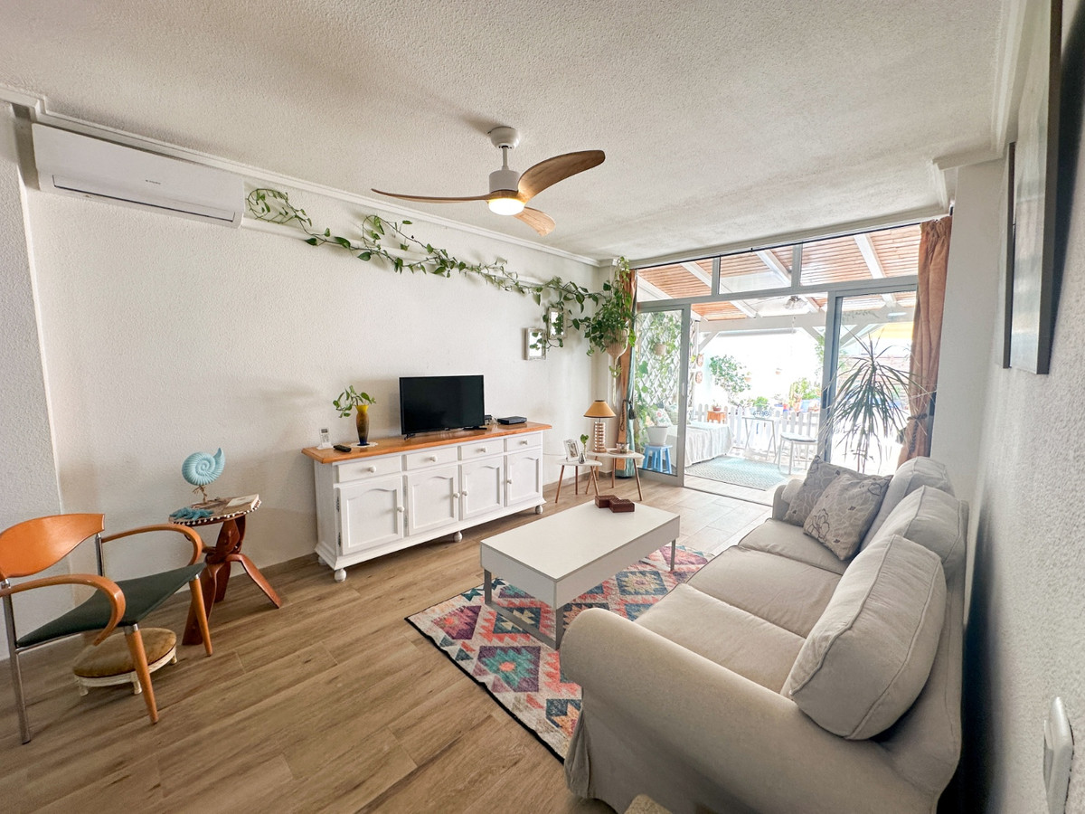 For sale - 2 Bedroom 1 Bathroom Apartment - Ground Floor Apartment in Torrevieja - Torrevieja Centro  - Alicante