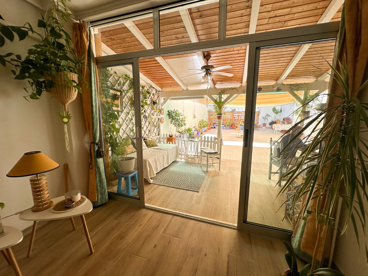 For sale - 2 Bedroom 1 Bathroom Apartment - Ground Floor Apartment in Torrevieja - Torrevieja Centro  - Alicante