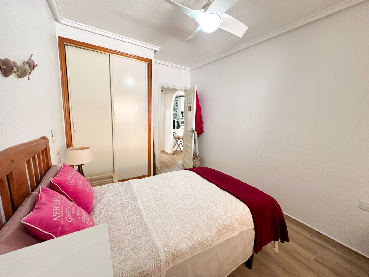For sale - 2 Bedroom 1 Bathroom Apartment - Ground Floor Apartment in Torrevieja - Torrevieja Centro  - Alicante