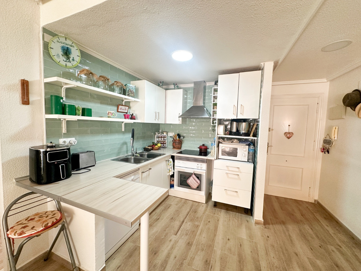 For sale - 2 Bedroom 1 Bathroom Apartment - Ground Floor Apartment in Torrevieja - Torrevieja Centro  - Alicante
