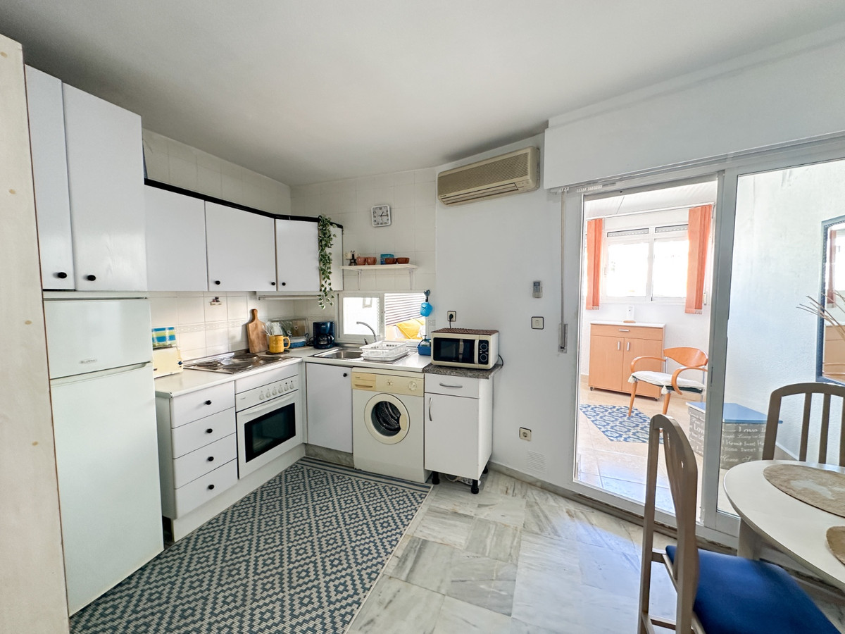 For sale - 1 Bedroom 1 Bathroom Apartment - Middle Floor Apartment in Torrevieja - Torrevieja Centro  - Alicante