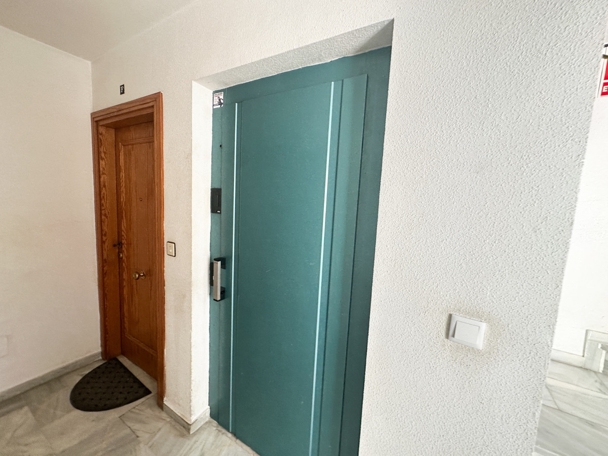 For sale - 1 Bedroom 1 Bathroom Apartment - Middle Floor Apartment in Torrevieja - Torrevieja Centro  - Alicante