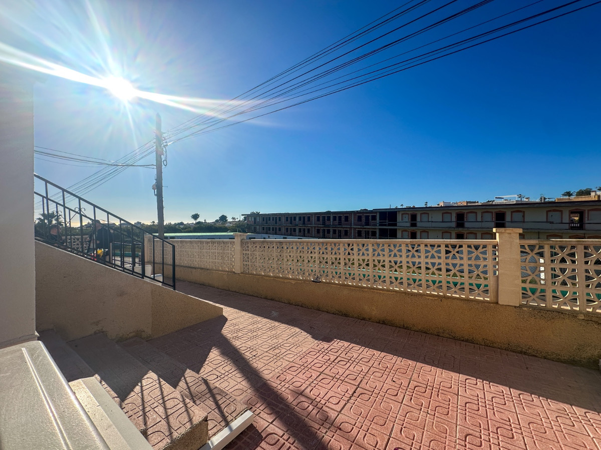 For sale - 1 Bedroom 1 Bathroom Ground Floor Apartment in Villamartin  - Villamartin  - Alicante