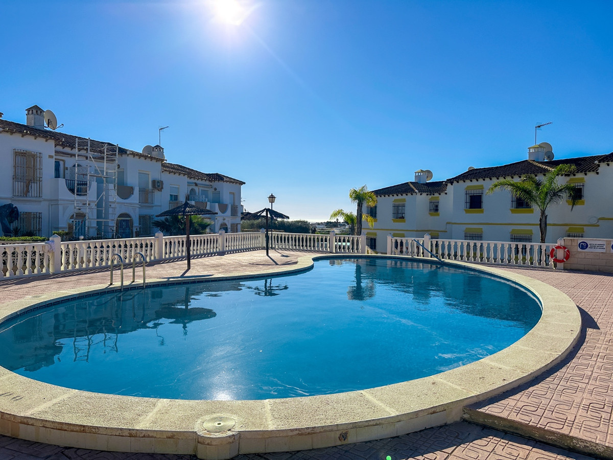 For sale - 1 Bedroom 1 Bathroom Ground Floor Apartment in Villamartin  - Villamartin  - Alicante
