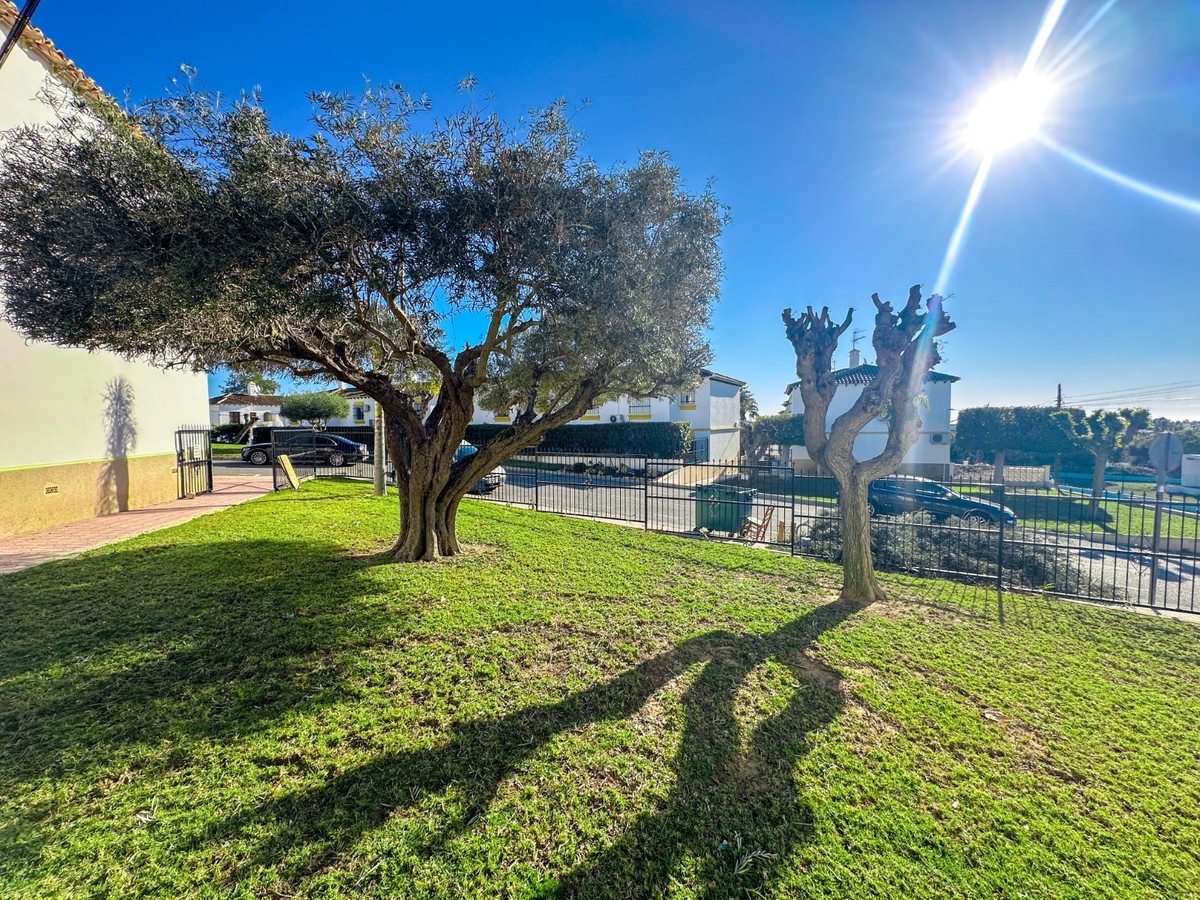 For sale - 1 Bedroom 1 Bathroom Ground Floor Apartment in Villamartin  - Villamartin  - Alicante