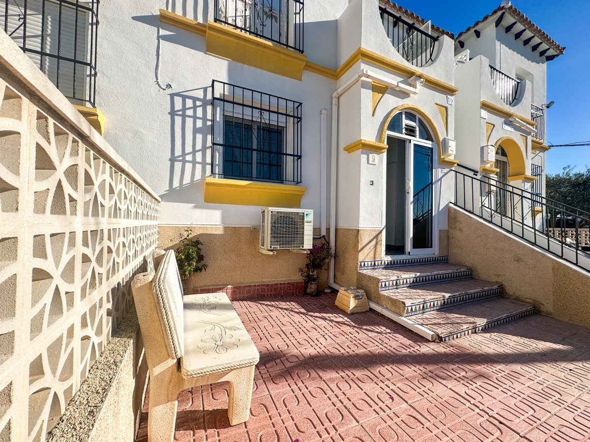 For sale - 1 Bedroom 1 Bathroom Ground Floor Apartment in Villamartin  - Villamartin  - Alicante