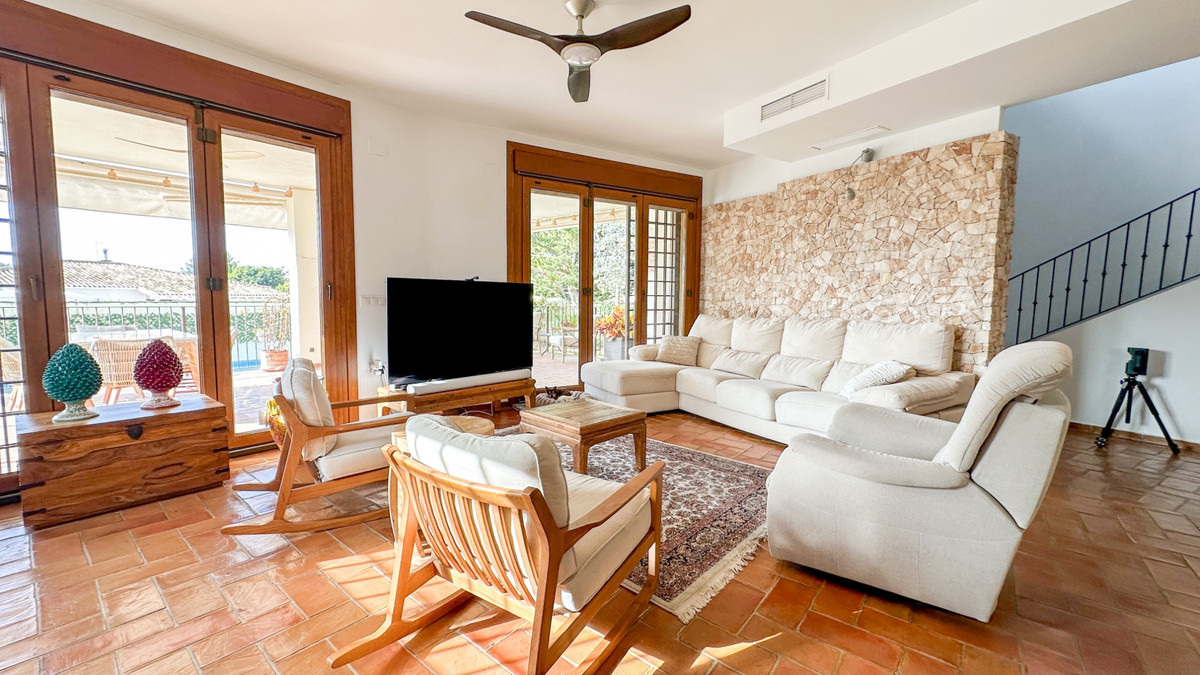 For sale - 7 Bedroom 5 Bathroom House - Detached Villa in Orihuela - Dehesa de Campoamor  - Alicante