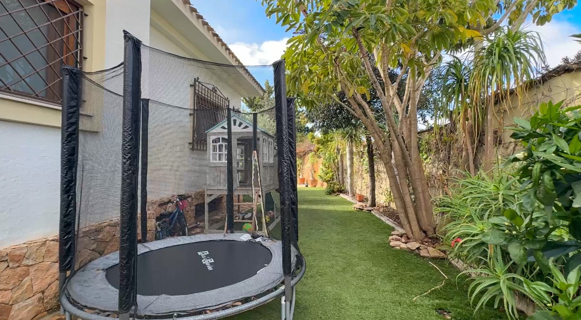 For sale - 7 Bedroom 5 Bathroom House - Detached Villa in Orihuela - Dehesa de Campoamor  - Alicante