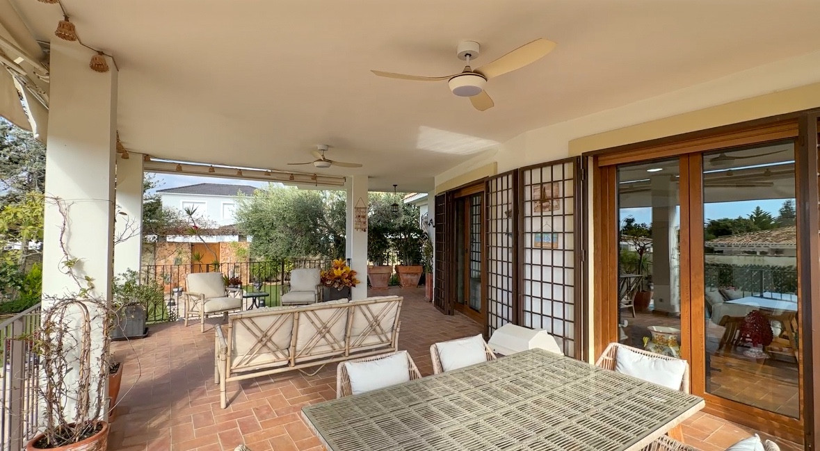 For sale - 7 Bedroom 5 Bathroom House - Detached Villa in Orihuela - Dehesa de Campoamor  - Alicante