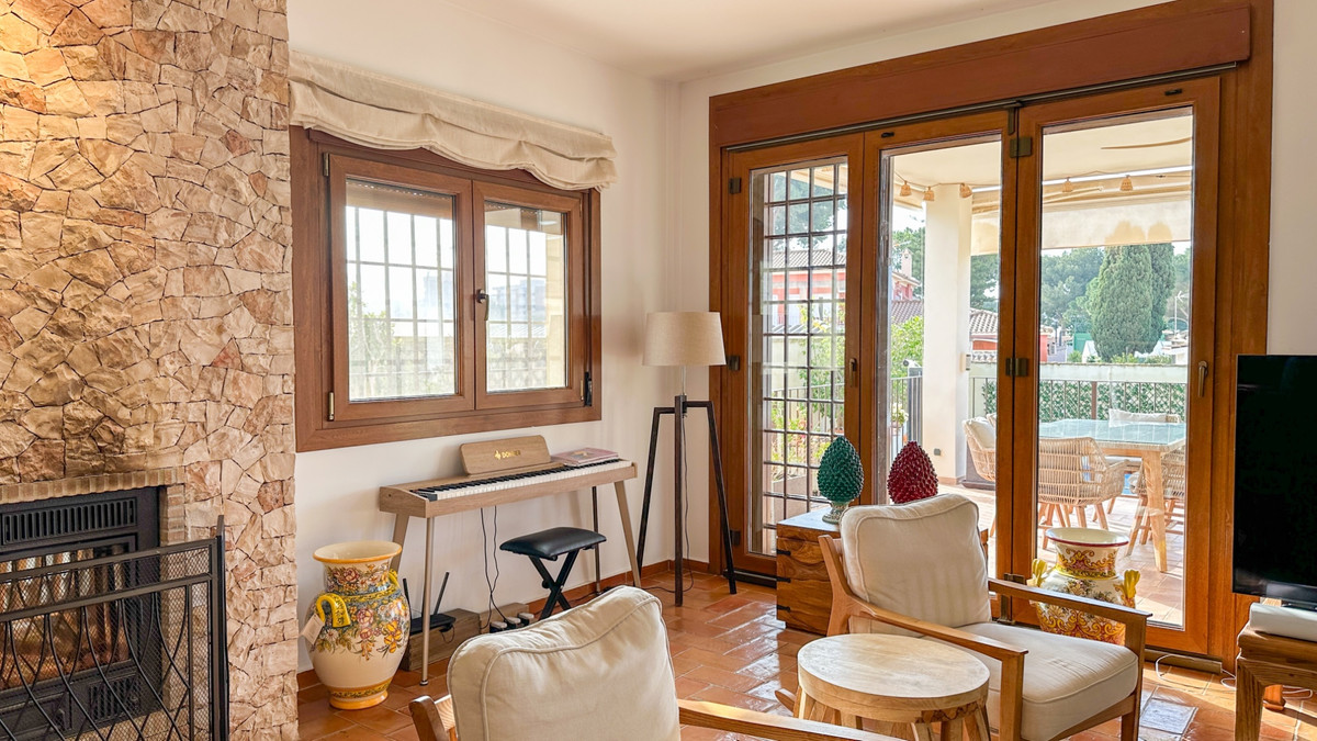 For sale - 7 Bedroom 5 Bathroom House - Detached Villa in Orihuela - Dehesa de Campoamor  - Alicante