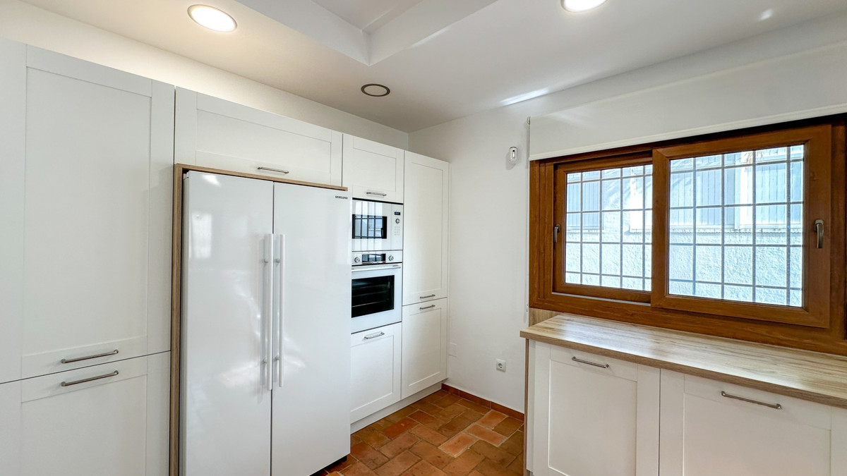 For sale - 7 Bedroom 5 Bathroom House - Detached Villa in Orihuela - Dehesa de Campoamor  - Alicante