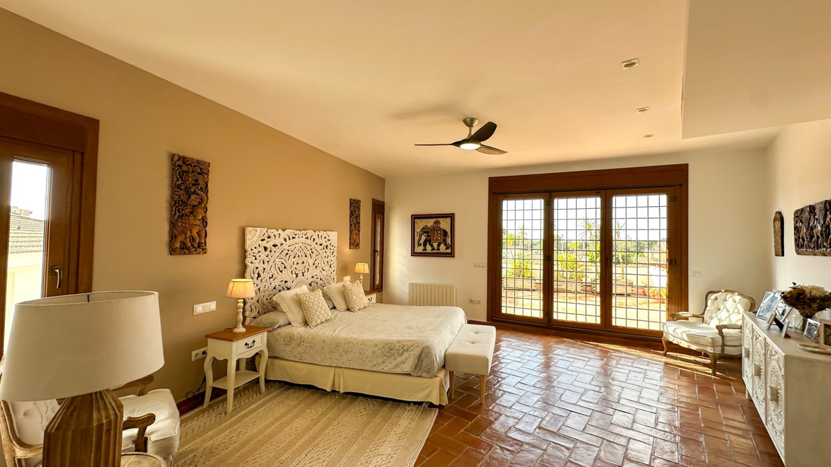 For sale - 7 Bedroom 5 Bathroom House - Detached Villa in Orihuela - Dehesa de Campoamor  - Alicante