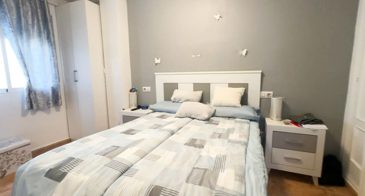 For sale - 2 Bedroom 1 Bathroom House - Bungalow in Torrevieja - Torrevieja Centro  - Alicante