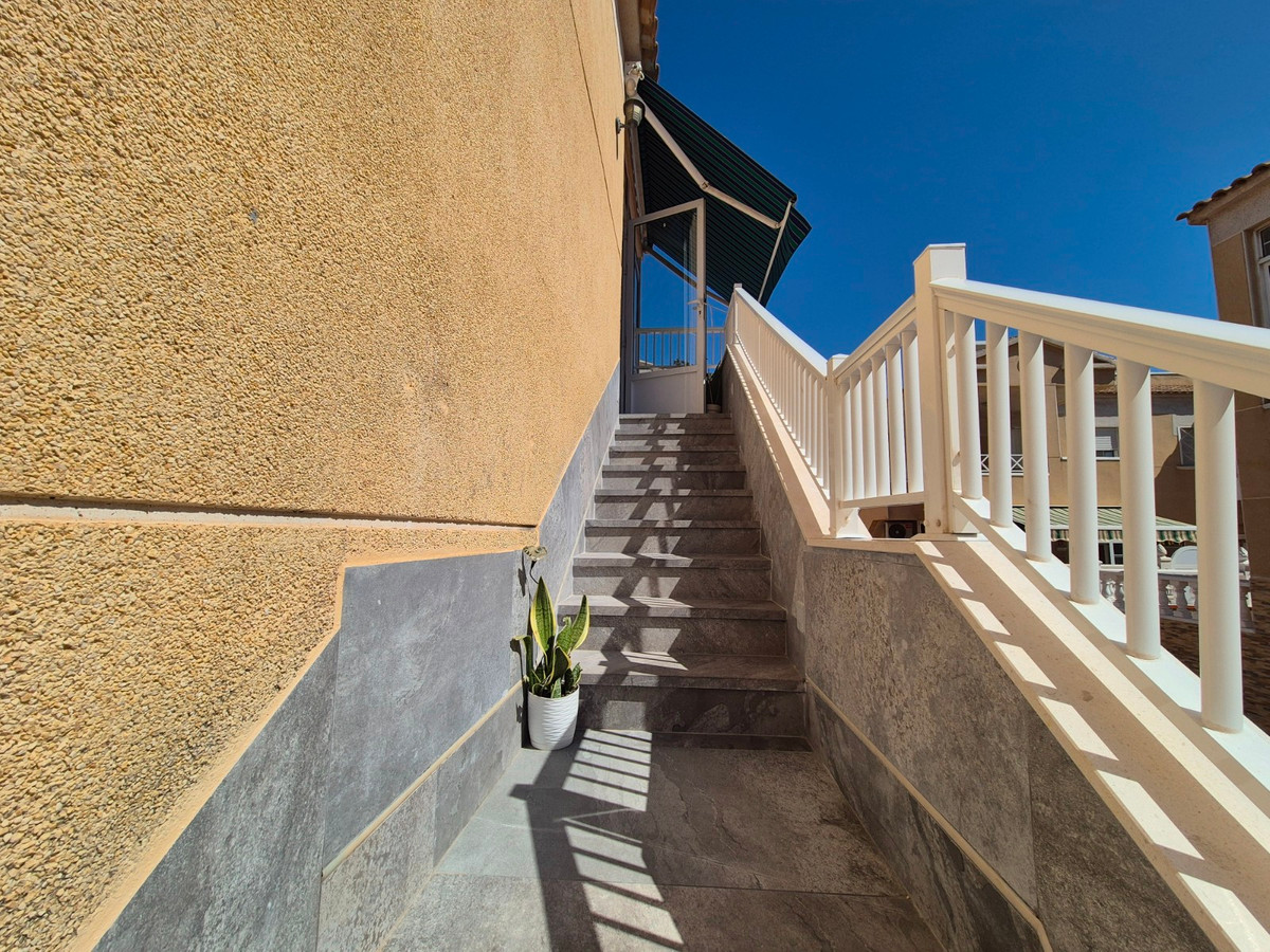 For sale - 2 Bedroom 1 Bathroom House - Bungalow in Torrevieja - Torrevieja Centro  - Alicante