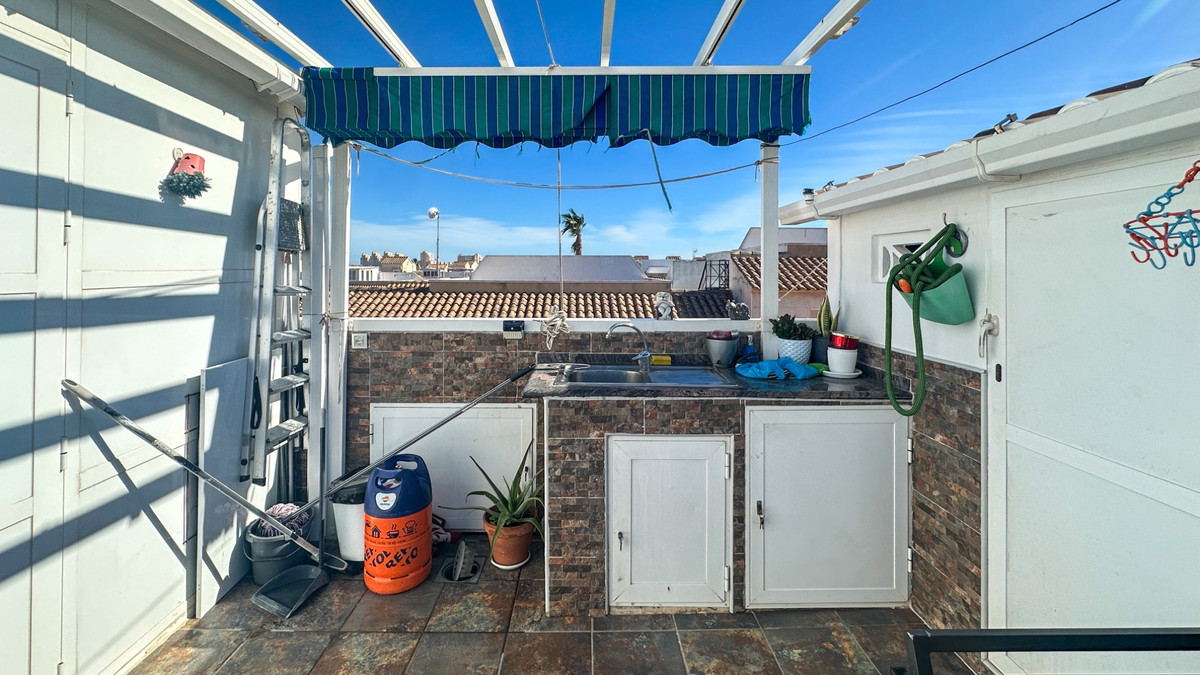 For sale - 2 Bedroom 1 Bathroom House - Bungalow in Torrevieja - Torrevieja Centro  - Alicante