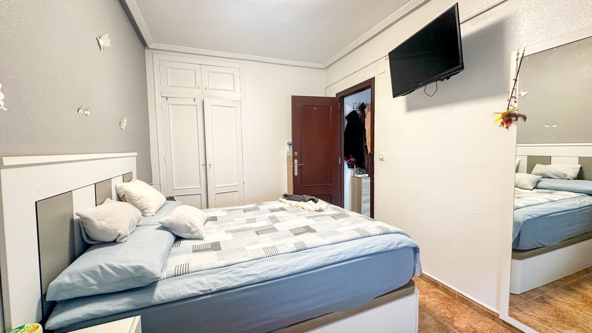 For sale - 2 Bedroom 1 Bathroom House - Bungalow in Torrevieja - Torrevieja Centro  - Alicante