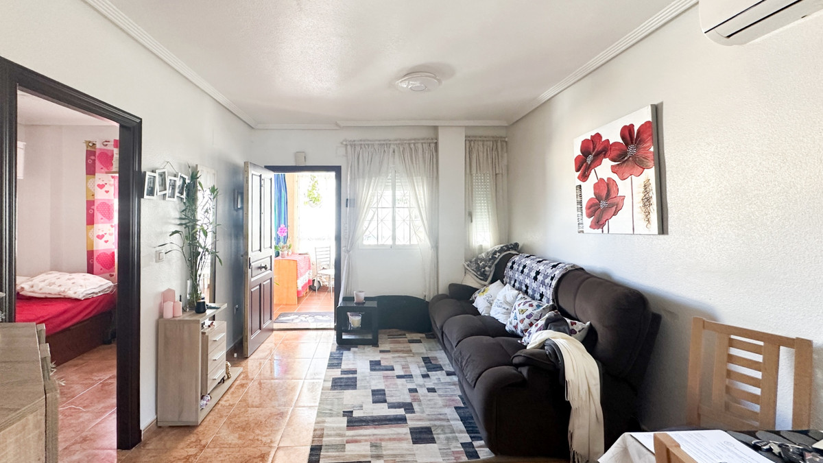 For sale - 2 Bedroom 1 Bathroom House - Bungalow in Torrevieja - Torrevieja Centro  - Alicante