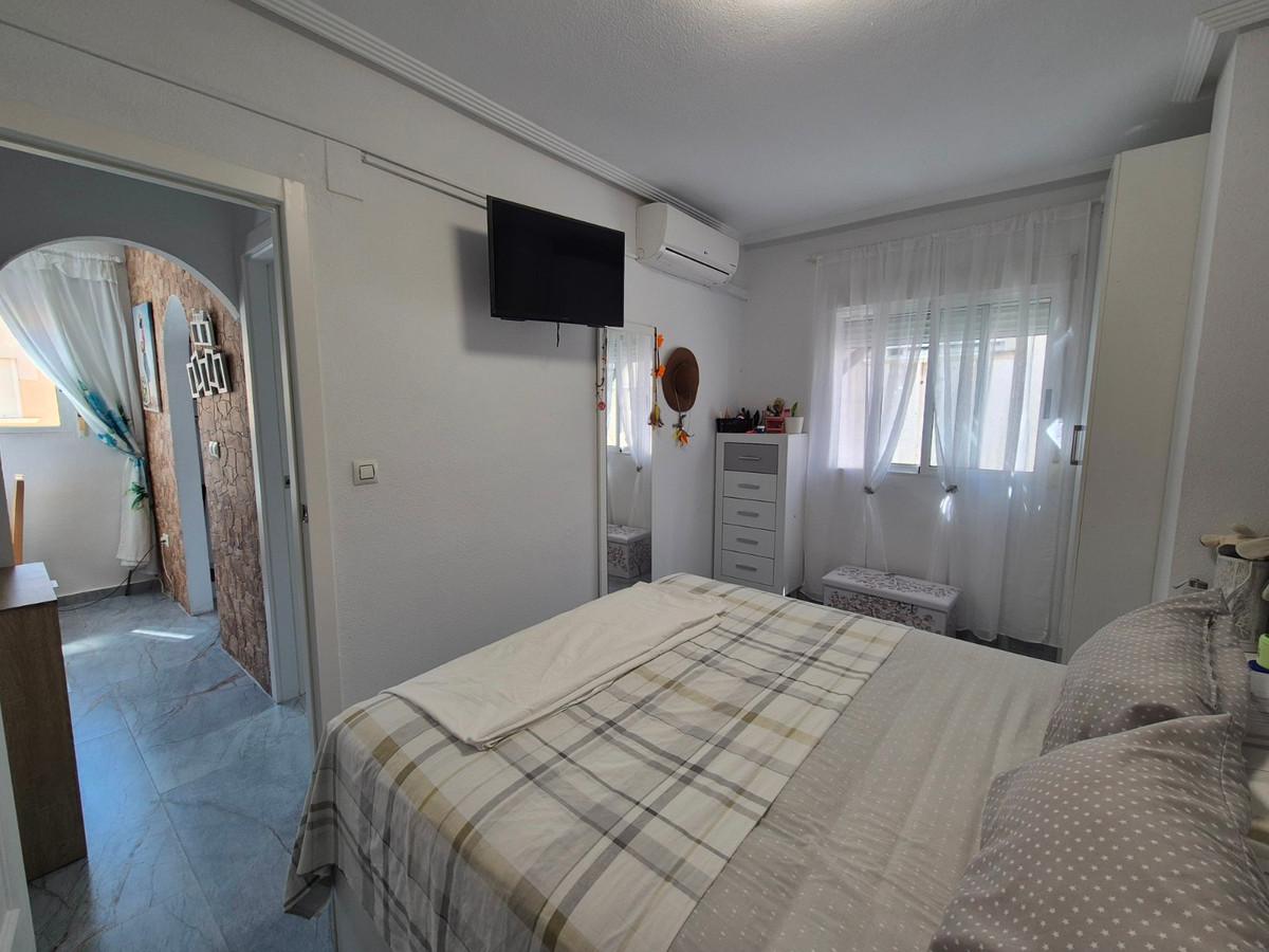 For sale - 2 Bedroom 1 Bathroom House - Bungalow in Torrevieja - Torrevieja Centro  - Alicante