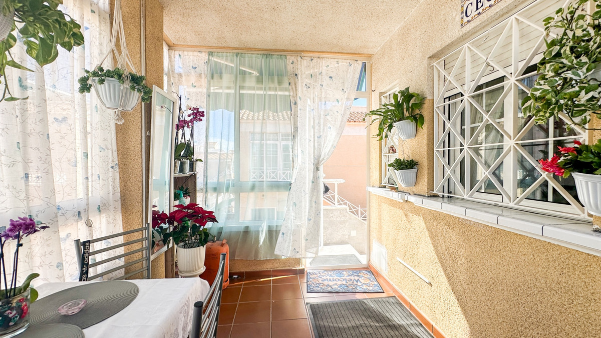 For sale - 2 Bedroom 1 Bathroom House - Bungalow in Torrevieja - Torrevieja Centro  - Alicante