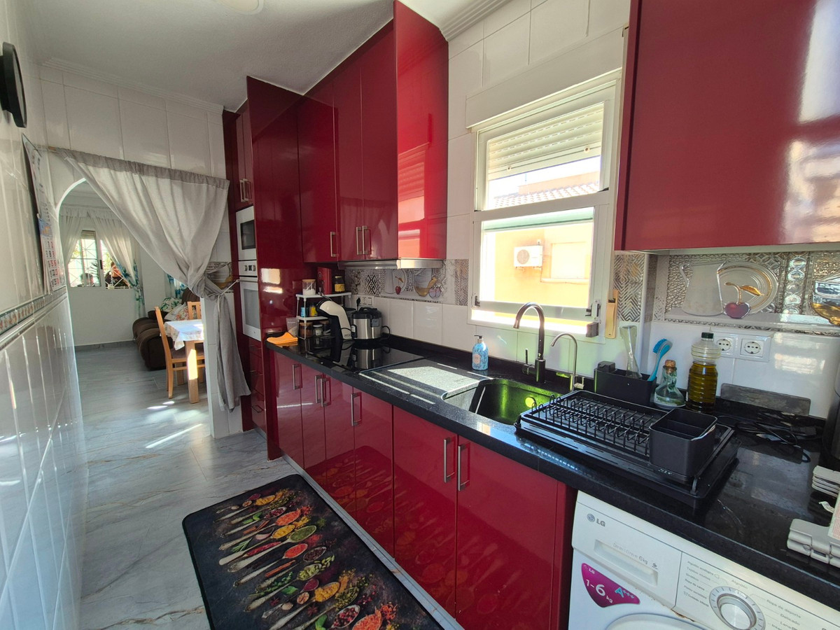 For sale - 2 Bedroom 1 Bathroom House - Bungalow in Torrevieja - Torrevieja Centro  - Alicante