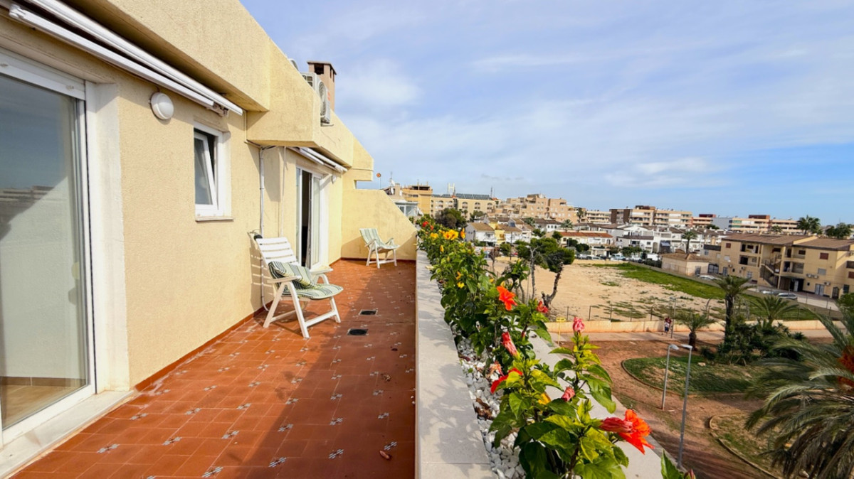 For sale - 2 Bedroom 2 Bathroom Apartment - Penthouse in Torrevieja - Torrevieja Centro  - Alicante