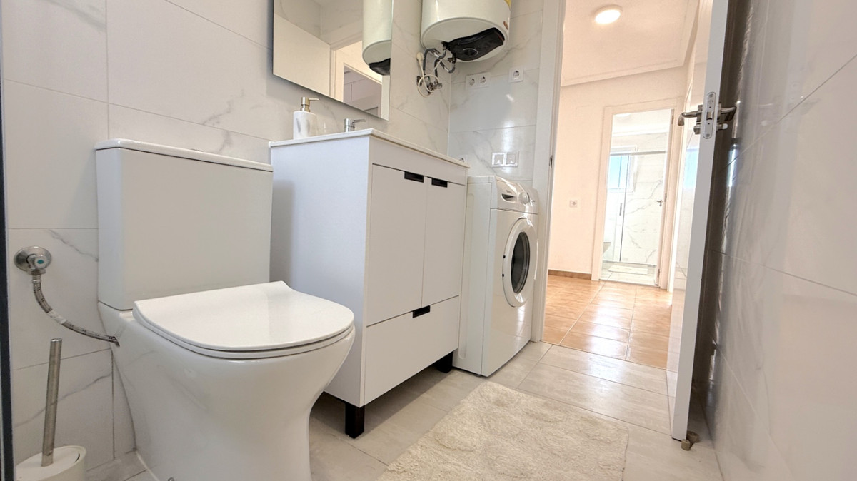 For sale - 2 Bedroom 2 Bathroom Apartment - Penthouse in Torrevieja - Torrevieja Centro  - Alicante