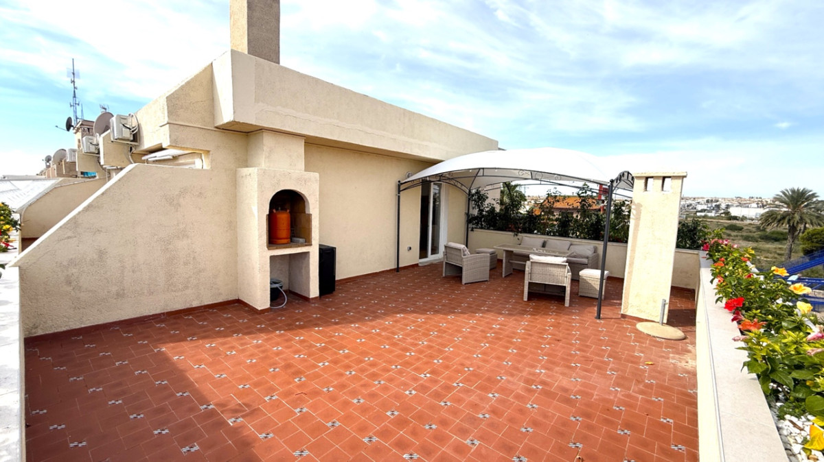 For sale - 2 Bedroom 2 Bathroom Apartment - Penthouse in Torrevieja - Torrevieja Centro  - Alicante