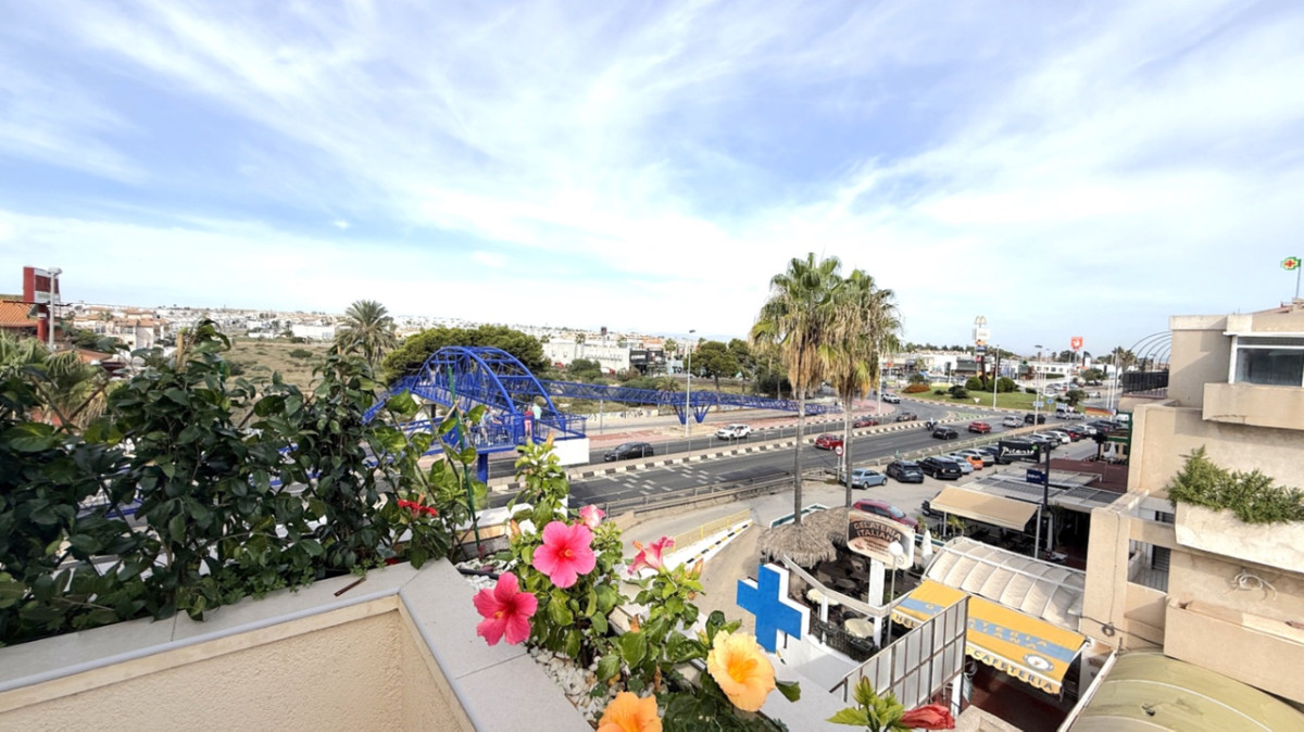 For sale - 2 Bedroom 2 Bathroom Apartment - Penthouse in Torrevieja - Torrevieja Centro  - Alicante