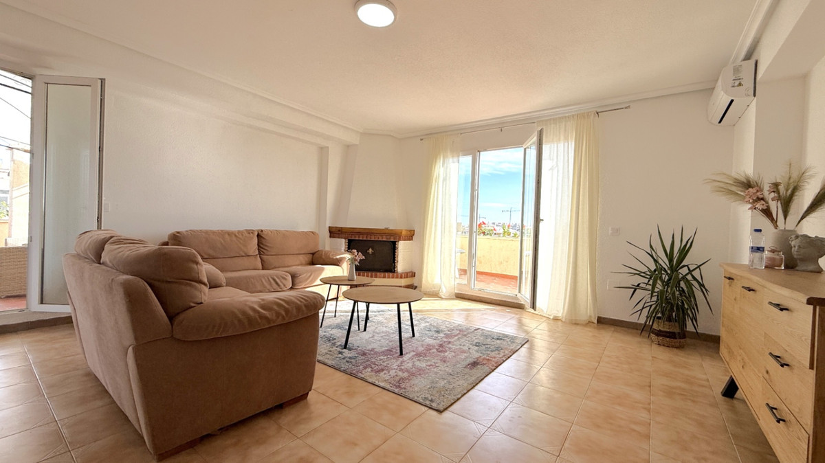 For sale - 2 Bedroom 2 Bathroom Apartment - Penthouse in Torrevieja - Torrevieja Centro  - Alicante