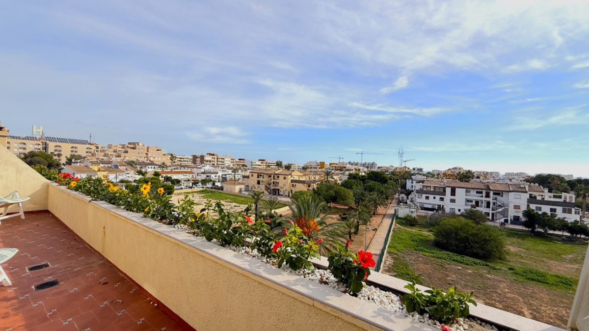 For sale - 2 Bedroom 2 Bathroom Apartment - Penthouse in Torrevieja - Torrevieja Centro  - Alicante