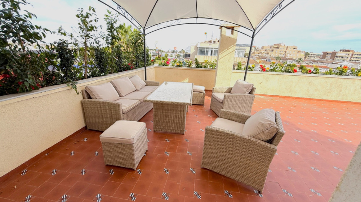 For sale - 2 Bedroom 2 Bathroom Apartment - Penthouse in Torrevieja - Torrevieja Centro  - Alicante